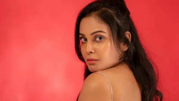 Chandini Tamilarasan Bigg Boss Tamil Season 10 Contestant