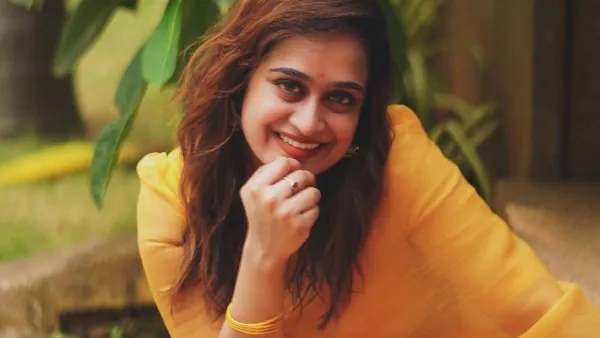Shabi Shabnam (ஷாபி ஷப்னம்)